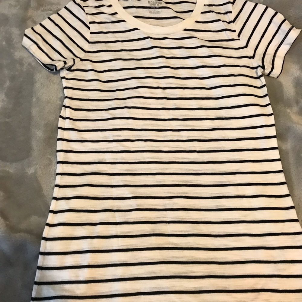 Black and beige stripe t-shirt.